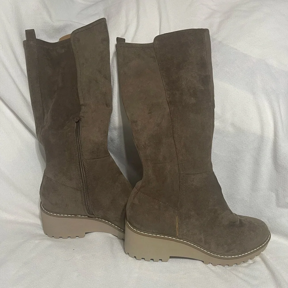 Dolce Vita Suede Lug Sole Platform  Boots Brown Size 9